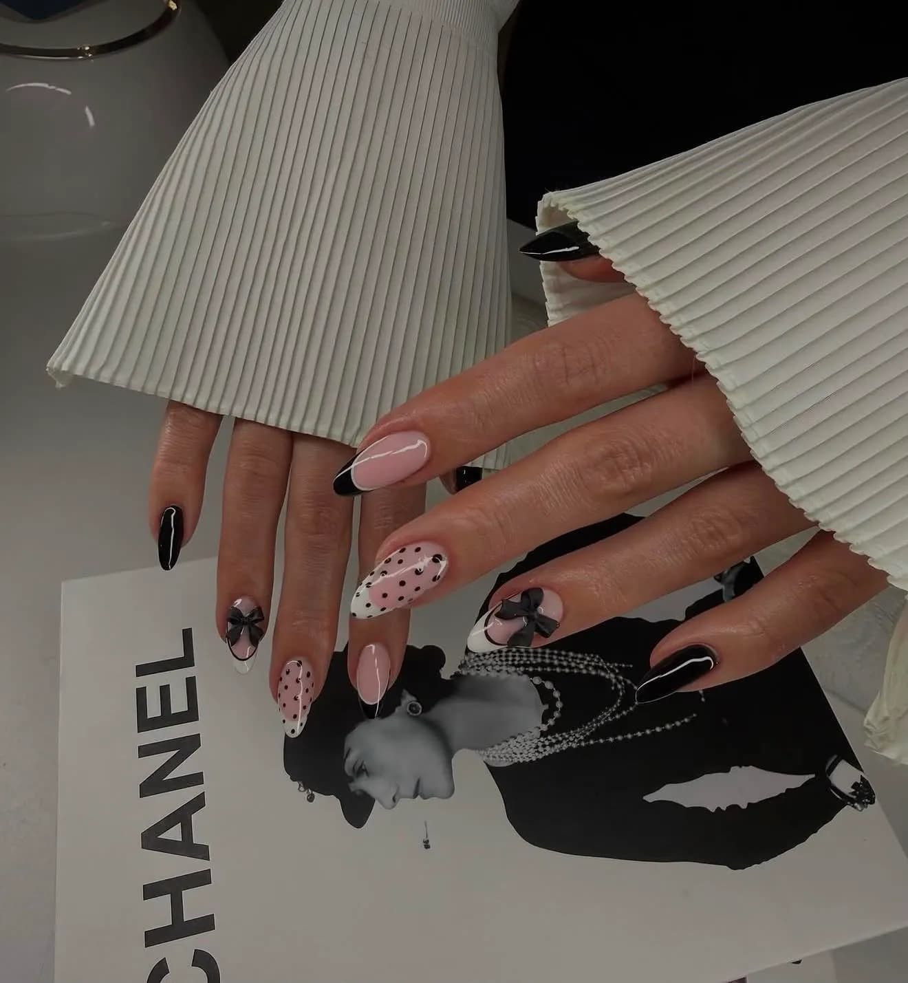 Nail Art mit ausdrucksstarkem Kontrast